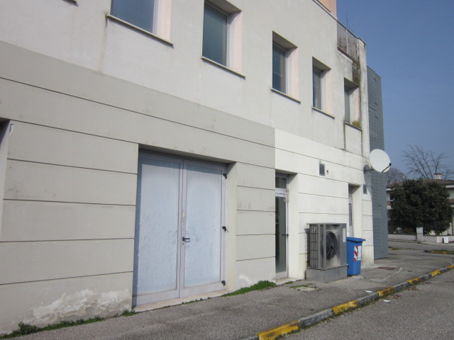 Immagine 32 di Ufficio in vendita  a Asola