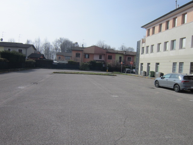 Immagine 33 di Ufficio in vendita  a Asola