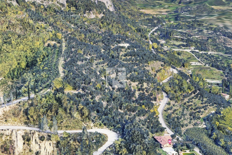 Immagine 2 di Terreno in vendita  a Arco