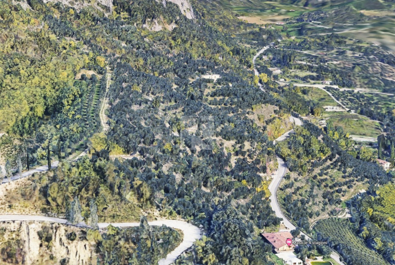 Immagine 3 di Terreno in vendita  a Arco