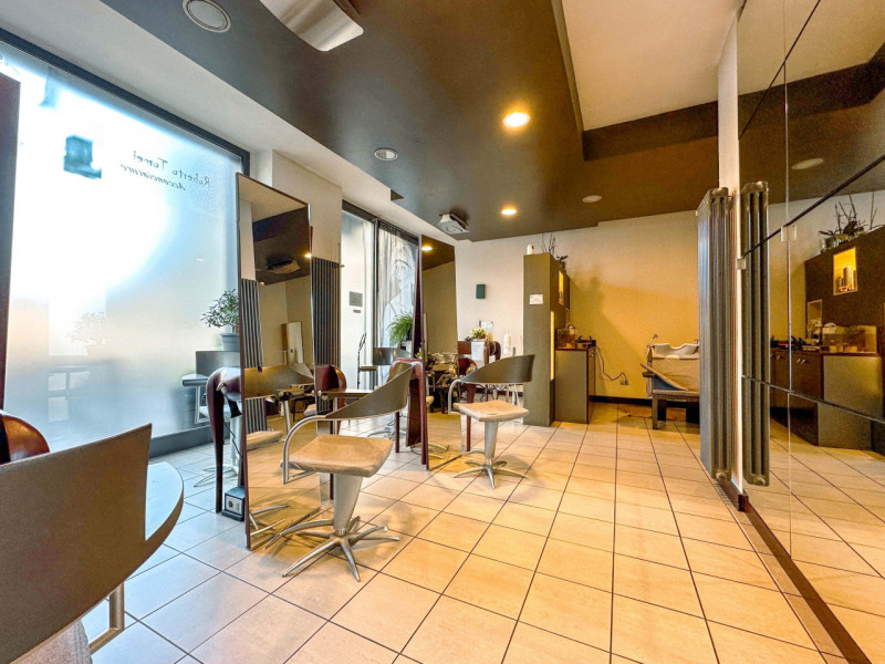 Immagine 1 di Negozio in vendita  in via Nicolao Sottile a Borgosesia