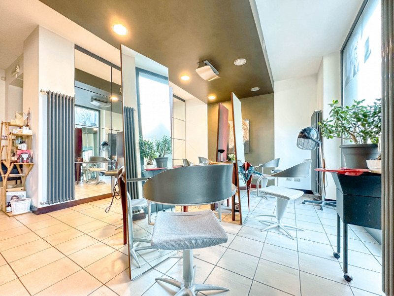 Immagine 2 di Negozio in vendita  in via Nicolao Sottile a Borgosesia