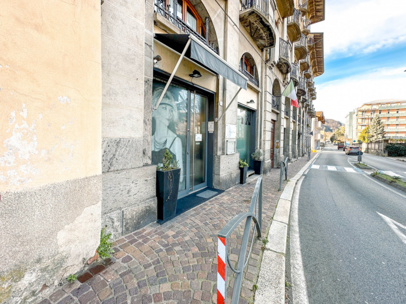 Immagine 11 di Negozio in vendita  in via Nicolao Sottile a Borgosesia