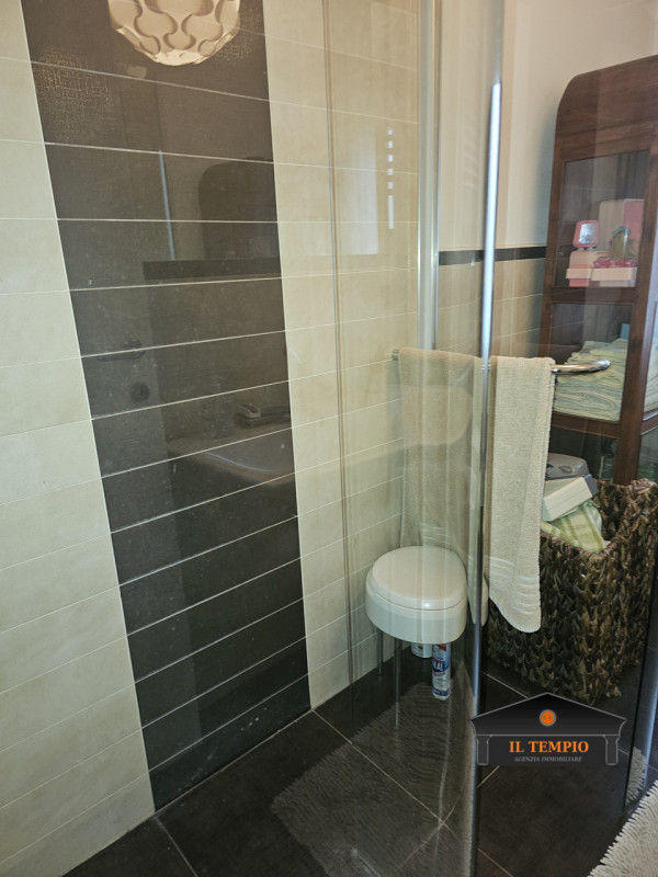 Immagine 7 di Casa bifamiliare in vendita  in VIA CAVOUR a Costabissara