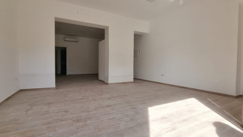 Immagine 2 di Negozio in affitto  in Via Nazionale, 34 a San Filippo Del Mela