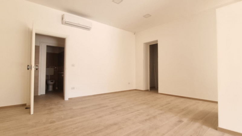 Immagine 6 di Negozio in affitto  in Via Nazionale, 34 a San Filippo Del Mela