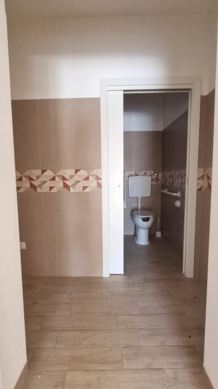 Immagine 7 di Negozio in affitto  in Via Nazionale, 34 a San Filippo Del Mela