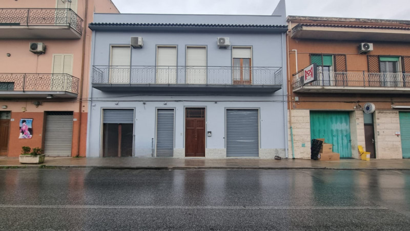 Immagine 10 di Negozio in affitto  in Via Nazionale, 34 a San Filippo Del Mela