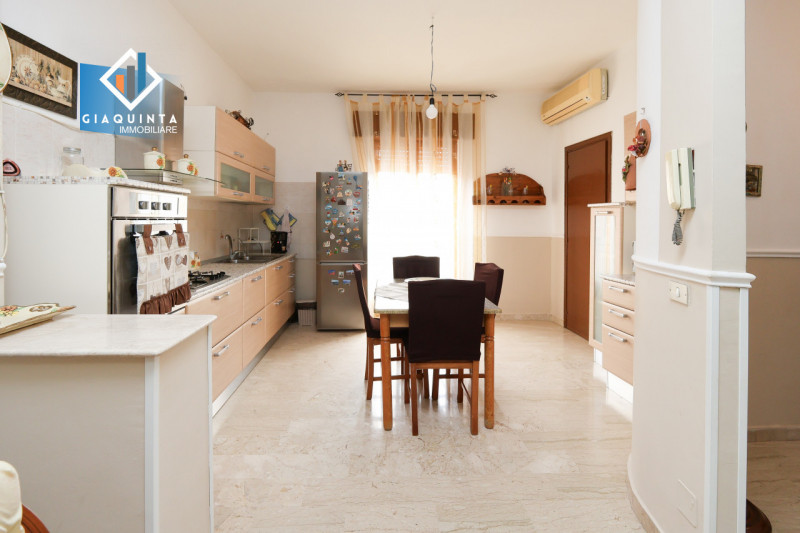 Immagine 7 di Casa indipendente in vendita  in via Vittorio Veneto n.152 a Ramacca