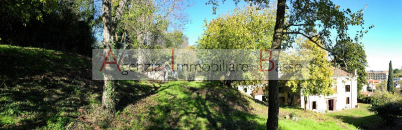 Immagine 5 di Villa in vendita  in MONTEGROTTO a Montegrotto Terme