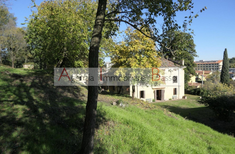 Immagine 9 di Villa in vendita  in MONTEGROTTO a Montegrotto Terme
