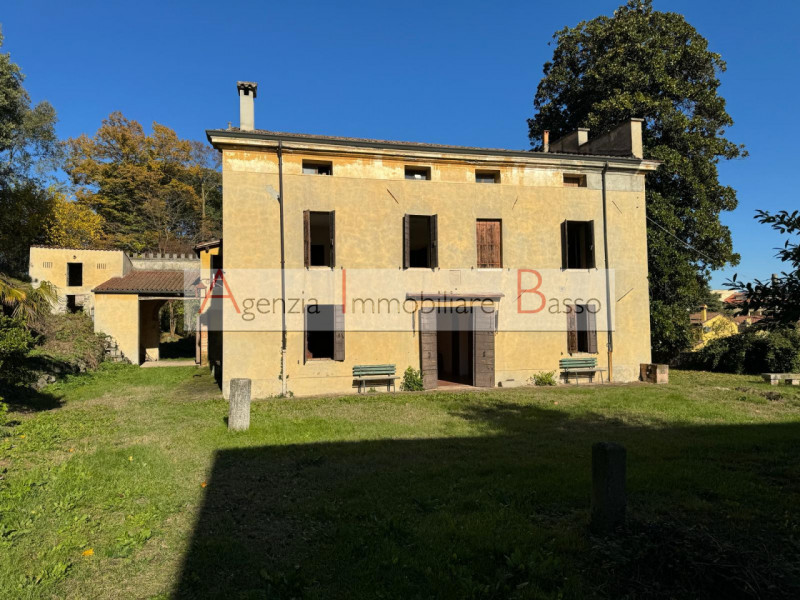 Immagine 22 di Villa in vendita  in MONTEGROTTO a Montegrotto Terme
