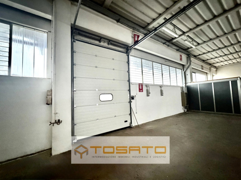 Immagine 10 di Capannone industriale in affitto  a Roverchiara