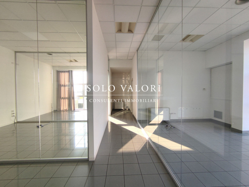 Immagine 3 di Ufficio in affitto  a Castelfranco Veneto