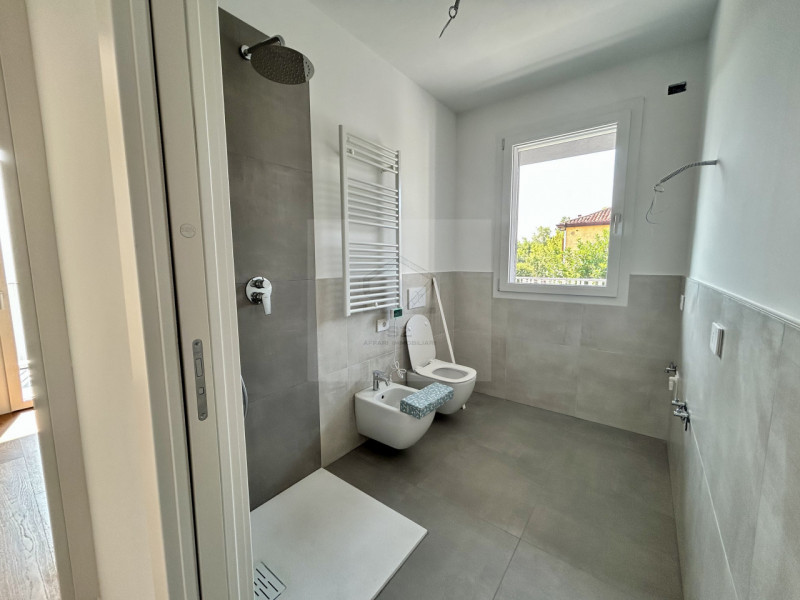 Immagine 19 di Appartamento in vendita  in via comino a Padova