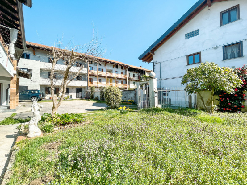 Immagine 3 di Casa bifamiliare in vendita  in Via Oioli 27 a Gattico-Veruno