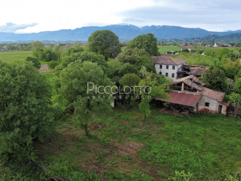Immagine 10 di Rustico / casale in vendita  in via Ceselli a Altivole