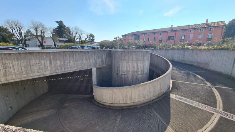 Immagine 3 di Garage in vendita  in Via Romanina a Castelfranco Veneto