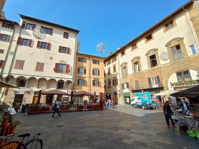 Immagine 9 di Negozio in vendita  in PIAZZA SALVEMINI a Firenze