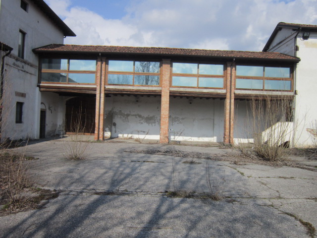 Immagine 5 di Palazzo in vendita  a Brescia