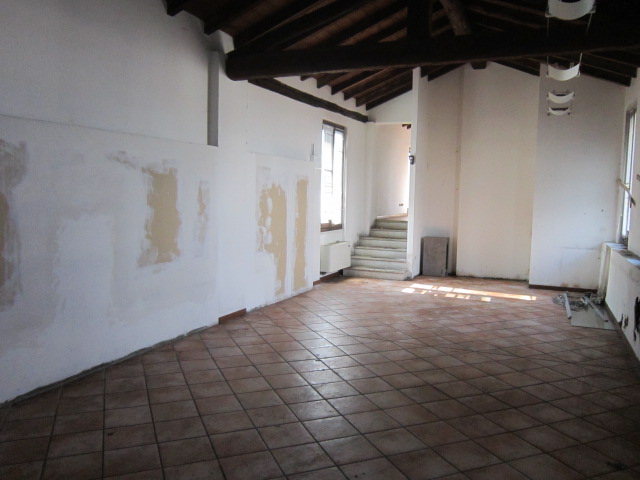 Immagine 18 di Palazzo in vendita  a Brescia