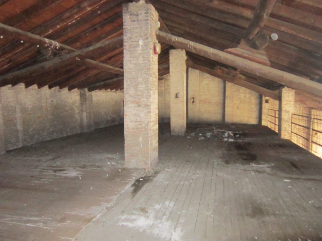 Immagine 25 di Palazzo in vendita  a Brescia