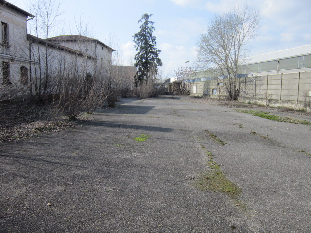 Immagine 29 di Palazzo in vendita  a Brescia