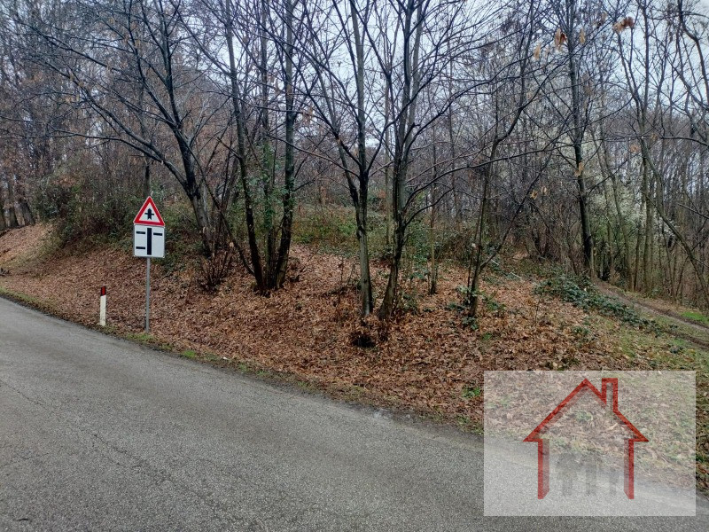 Immagine 3 di Terreno in vendita  a Volpago Del Montello