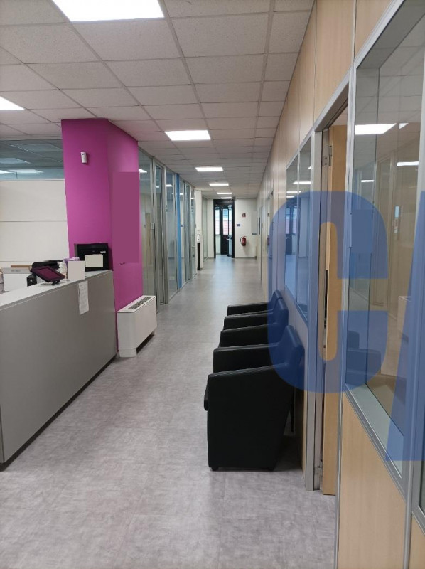 Immagine 23 di Ufficio in affitto  in VIALE CERTOSA a Milano