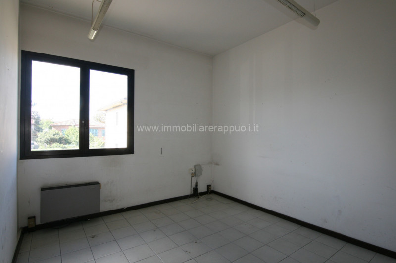 Immagine 1 di Ufficio in affitto  a Sinalunga
