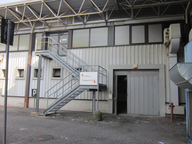 Immagine 10 di Magazzino in vendita  in Via Carlo Serassi 5 a Bergamo