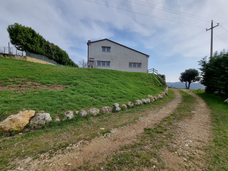 Immagine 2 di Casa indipendente in vendita  in via rossi a Val Liona