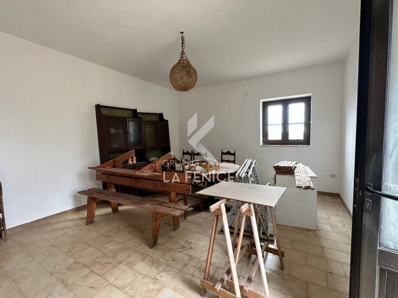 Immagine 21 di Rustico / casale in vendita  in strada foggevo a Martina Franca