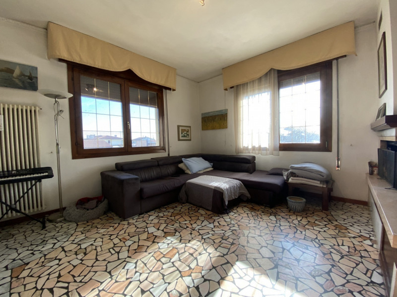 Immagine 4 di Casa indipendente in vendita  in VIA DELLE FORNACI a San Martino Di Lupari