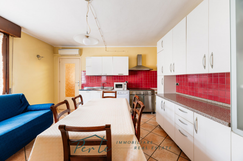 Immagine 5 di Casa bifamiliare in vendita  in via vicolo quarto 10 a Curtatone