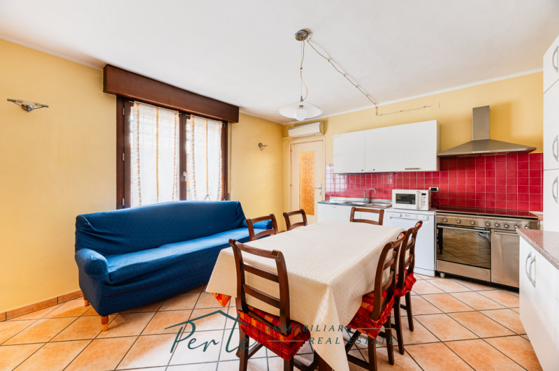 Immagine 6 di Casa bifamiliare in vendita  in via vicolo quarto 10 a Curtatone