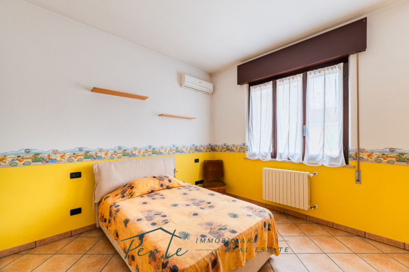 Immagine 17 di Casa bifamiliare in vendita  in via vicolo quarto 10 a Curtatone