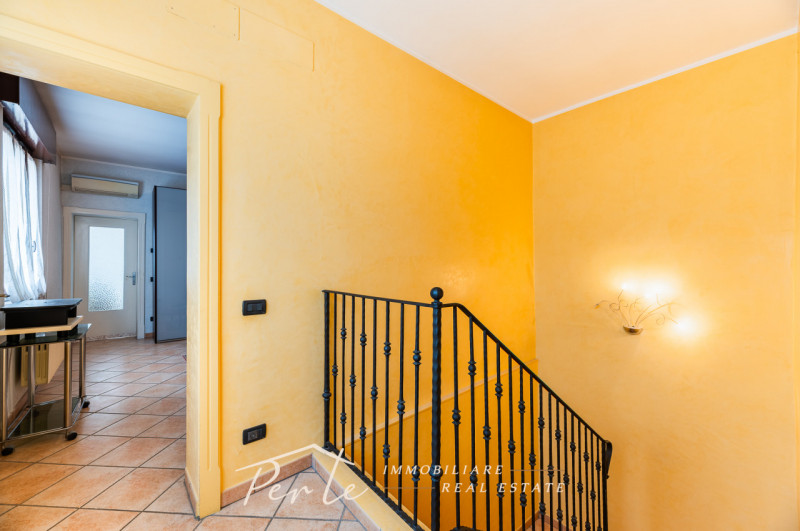 Immagine 18 di Casa bifamiliare in vendita  in via vicolo quarto 10 a Curtatone