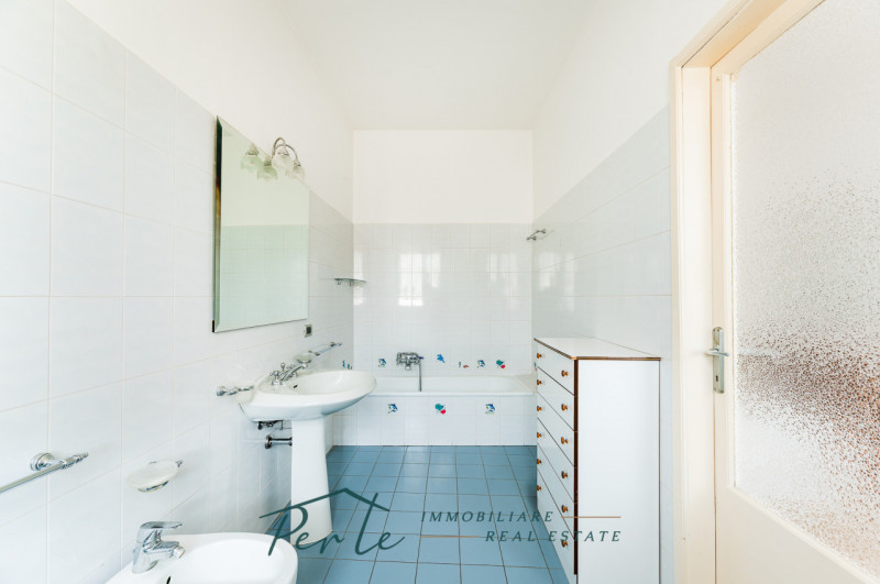 Immagine 23 di Casa bifamiliare in vendita  in via vicolo quarto 10 a Curtatone