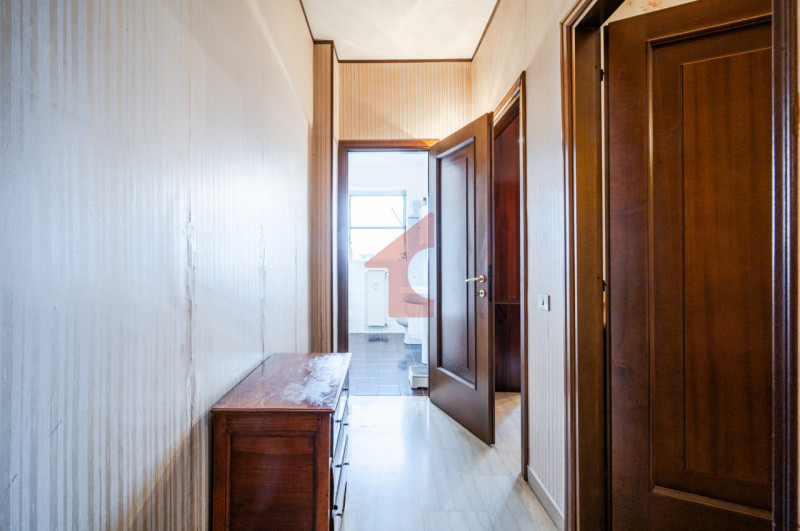 Immagine 23 di Appartamento in vendita  in Via Roma a Sant'ilario D'enza