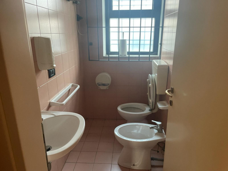 Immagine 3 di Negozio in vendita  in Piazza Mazzini a Trissino