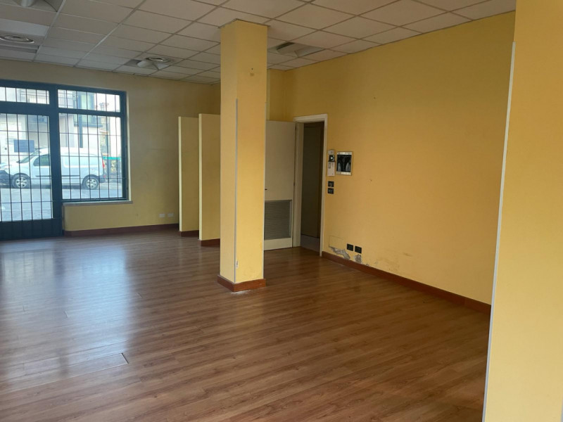 Immagine 7 di Negozio in vendita  in Piazza Mazzini a Trissino