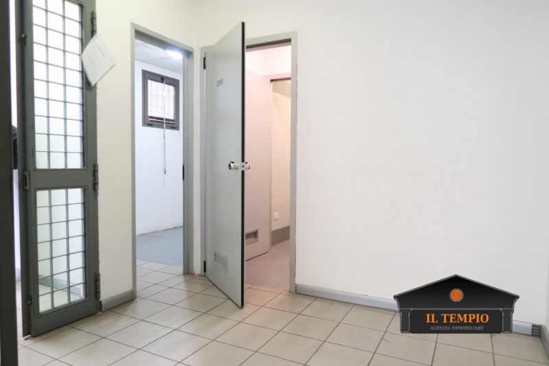 Immagine 2 di Laboratorio in vendita  in via dell'edilizia a Vicenza