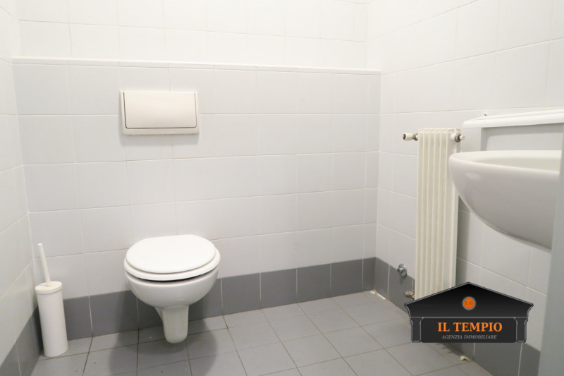 Immagine 4 di Laboratorio in vendita  in via dell'edilizia a Vicenza