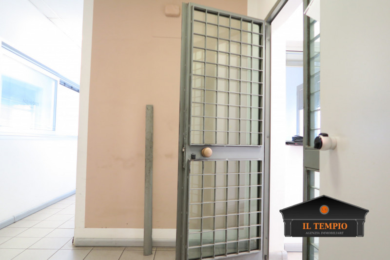 Immagine 5 di Laboratorio in vendita  in via dell'edilizia a Vicenza