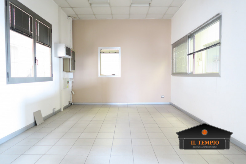 Immagine 6 di Laboratorio in vendita  in via dell'edilizia a Vicenza