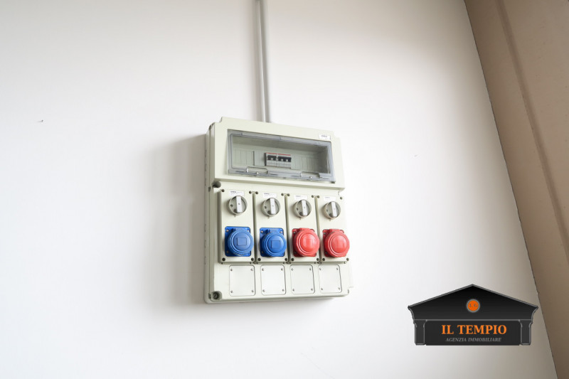 Immagine 11 di Laboratorio in vendita  in via dell'edilizia a Vicenza