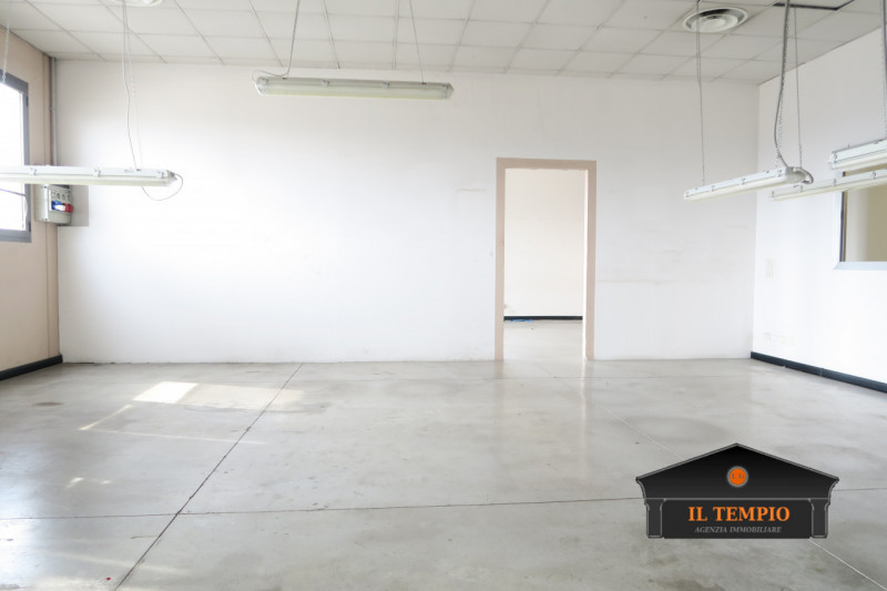 Immagine 12 di Laboratorio in vendita  in via dell'edilizia a Vicenza