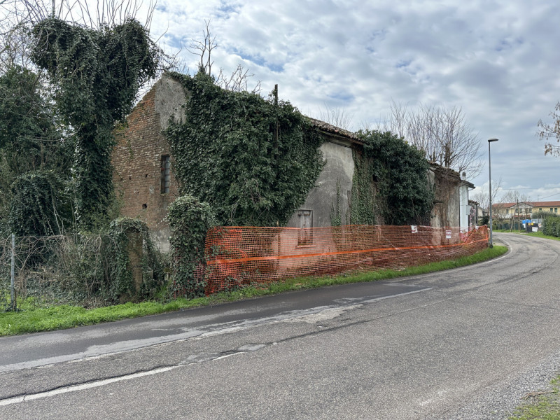 Immagine 2 di Rustico / casale in vendita  in Via Savellon 38 a Granze