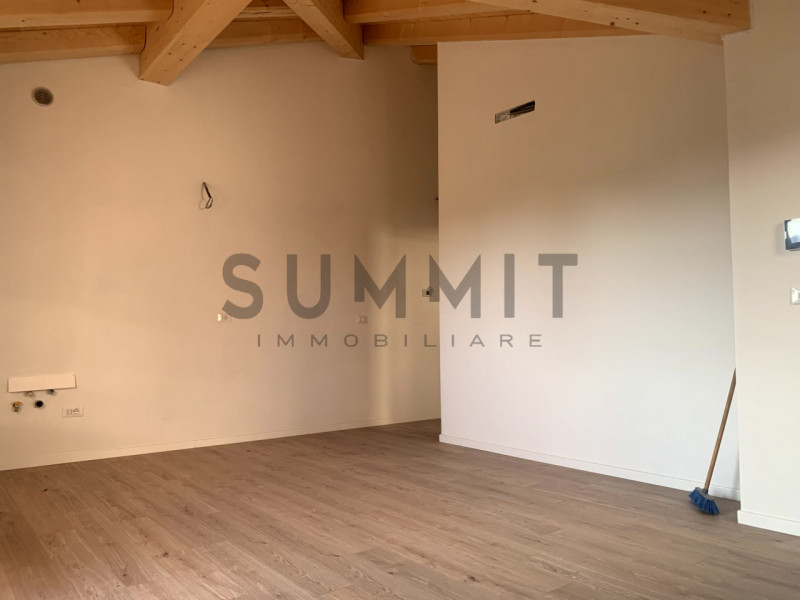 Immagine 4 di Appartamento in vendita  in schio a Schio